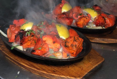 TANDOORI-UUNISTA